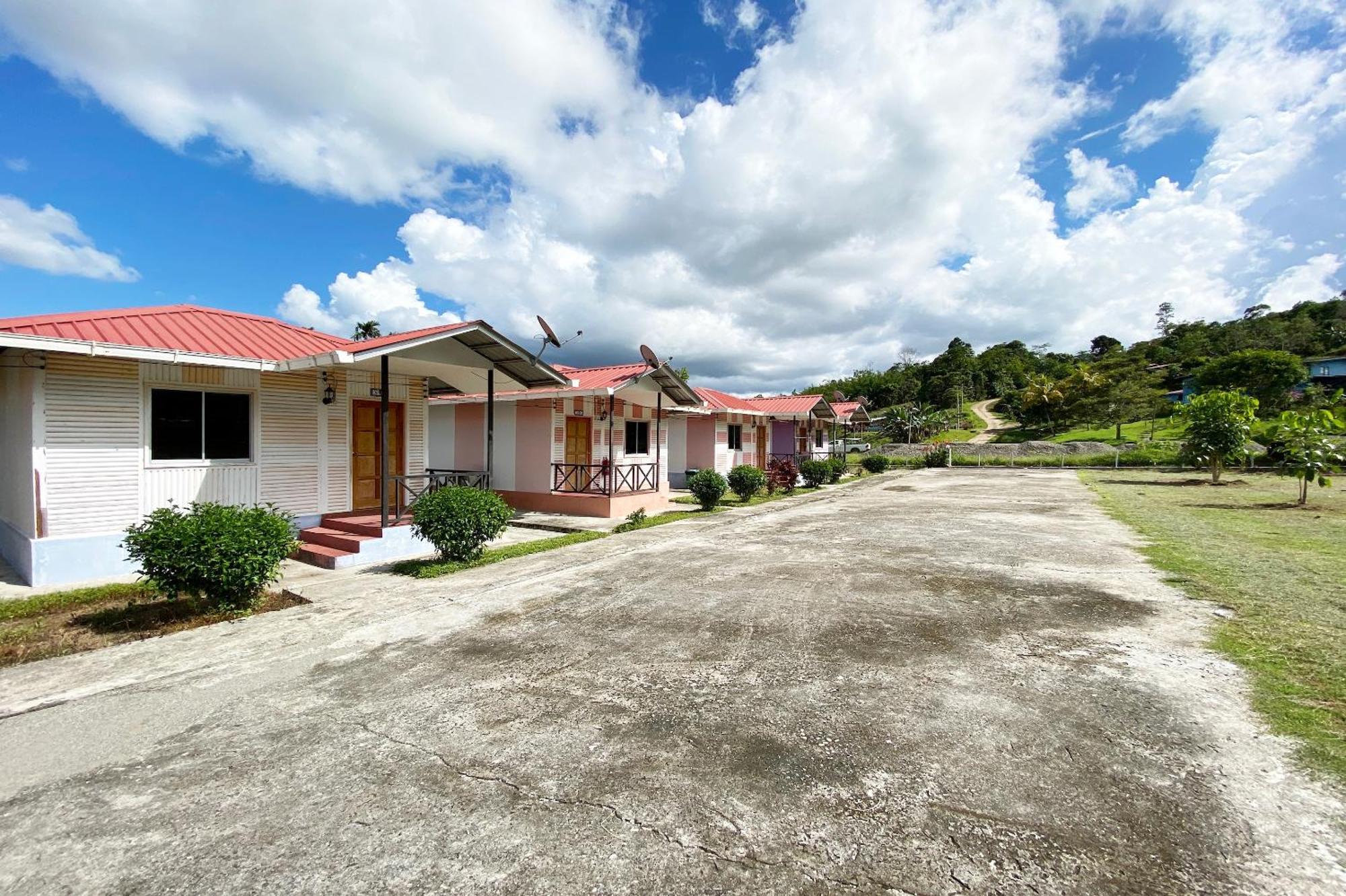 Oyo 90284 Kampung Stay Kilimu Ranau Εξωτερικό φωτογραφία